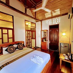 Ireenkevin , Luang Prabang Laos